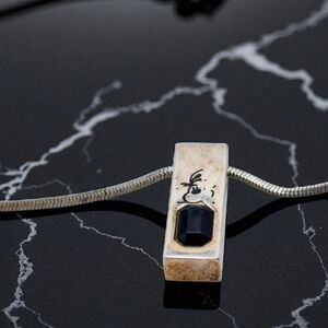 Elegant Vintage Diddl Black and Silver Pendant Necklace 16in